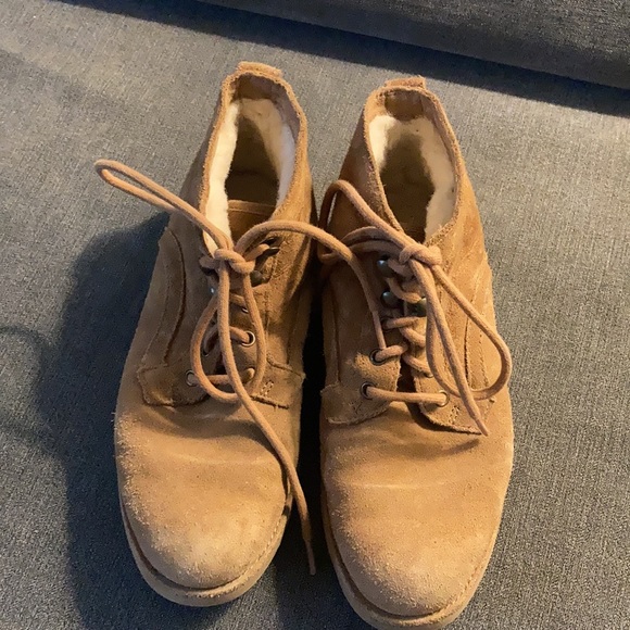 Ugg Lace Boot - Picture 2 of 4